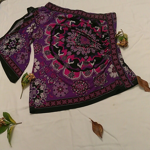 Sexy Cach'e ladies open shoulder top - Picture 6 of 8